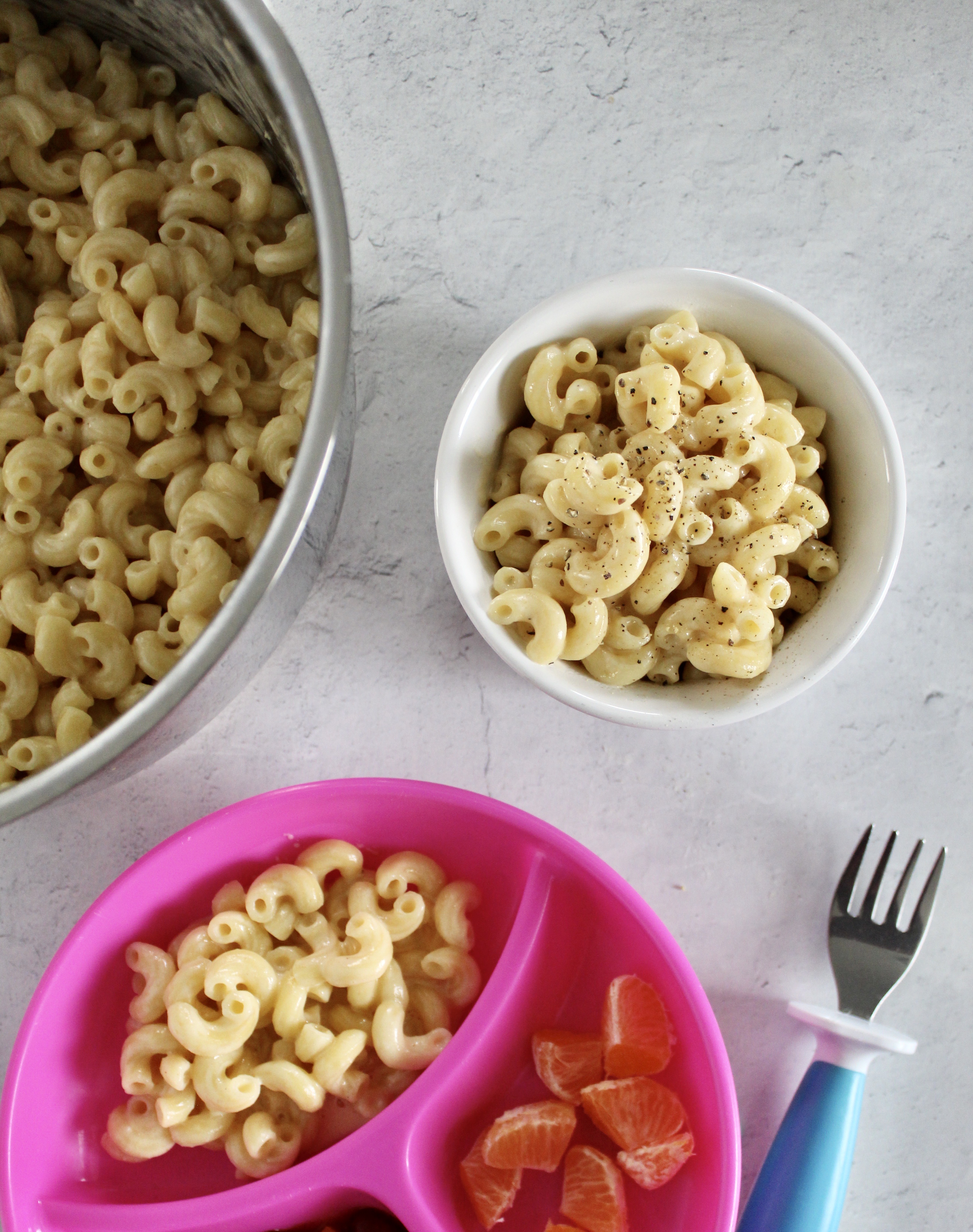 Mac and cheese small bowl with child's plate